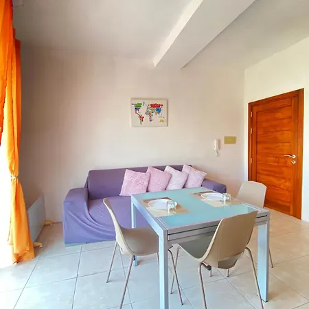 Double Bedroom With Share Bathroom In Location For Tourists Santa Vennera